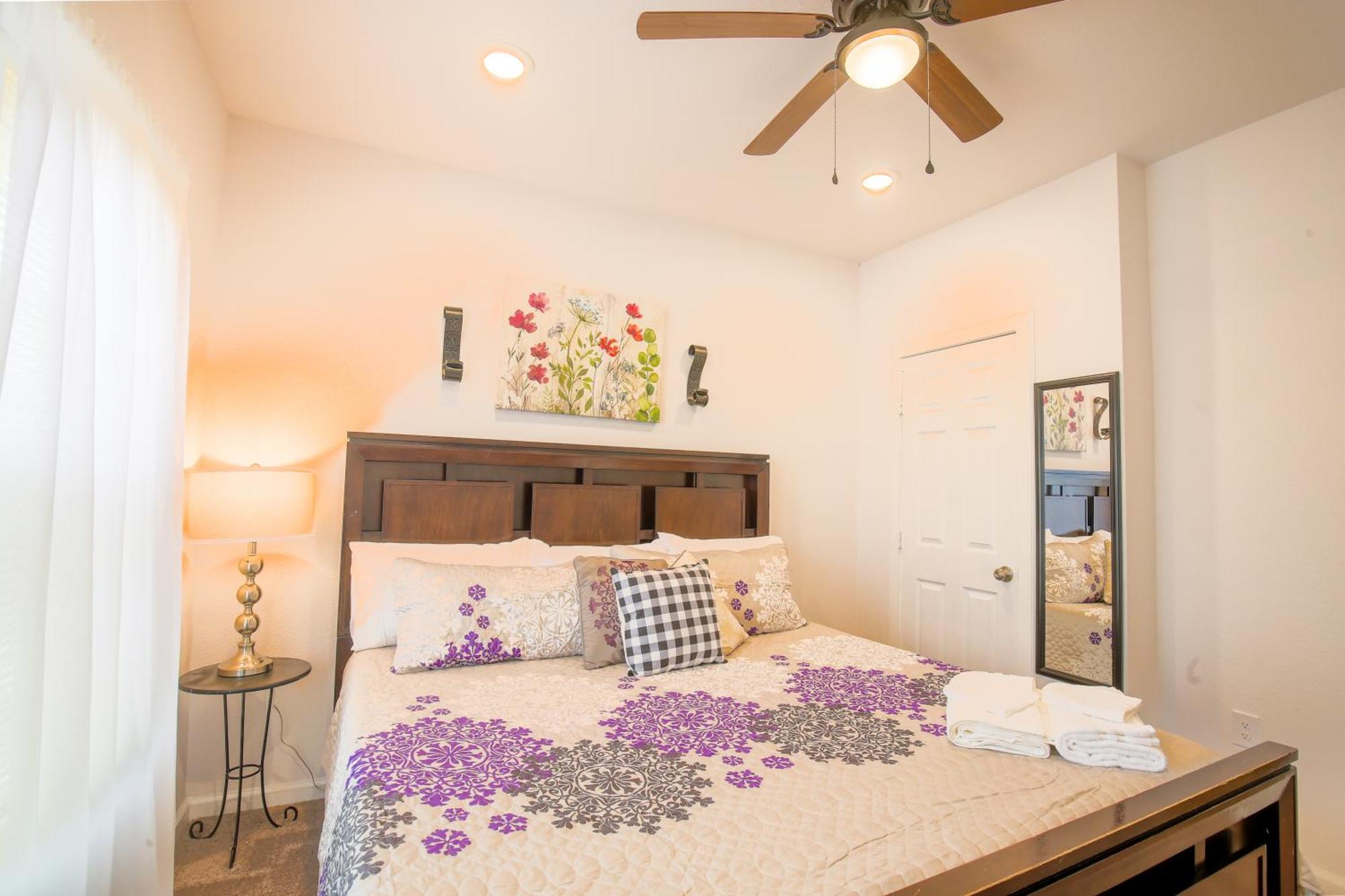 Villa Large Open In Spacious 4-br 3-ba Oasis