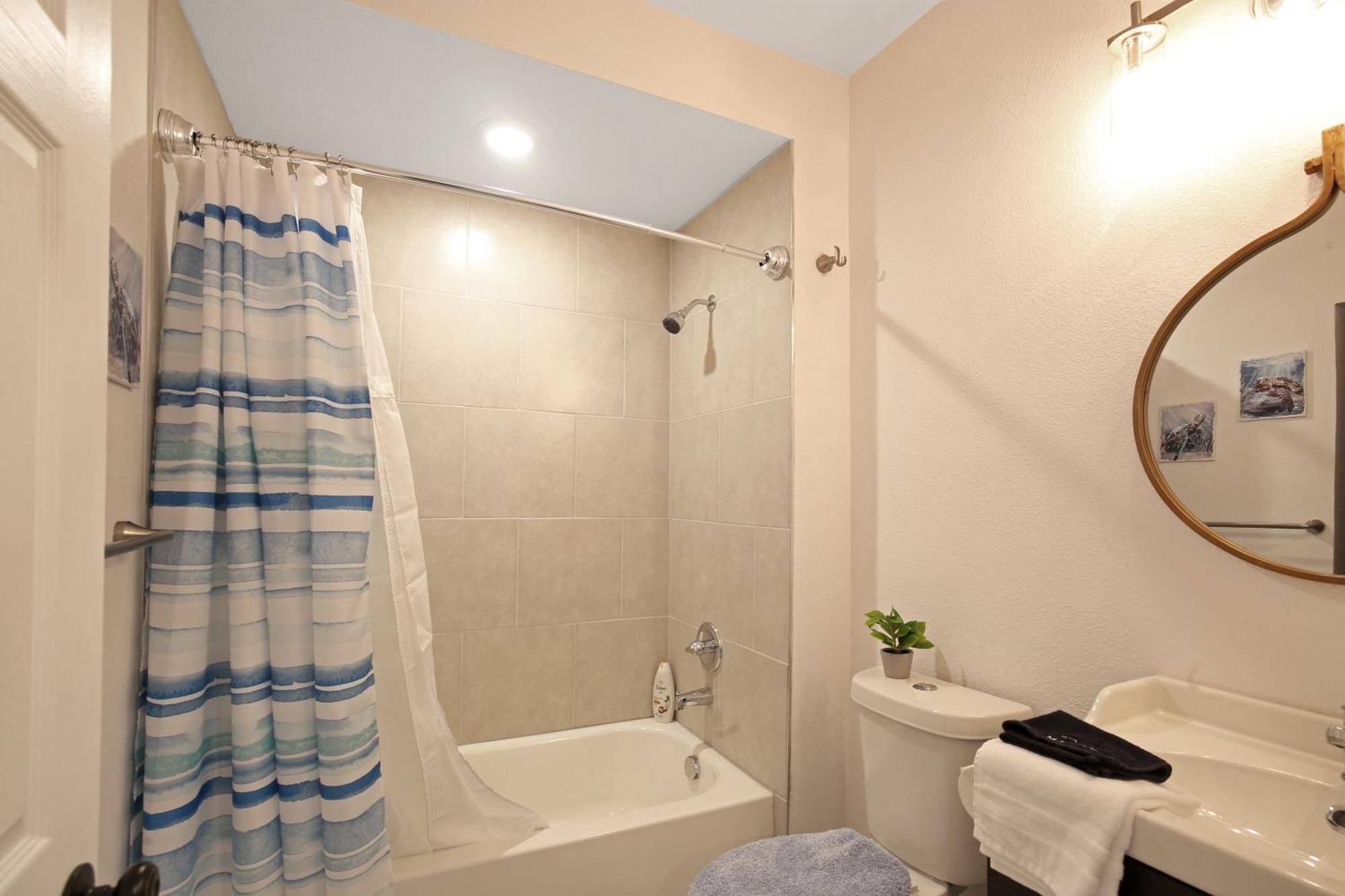 Large Open In Spacious 4-br 3-ba Oasis Villa San Antonio