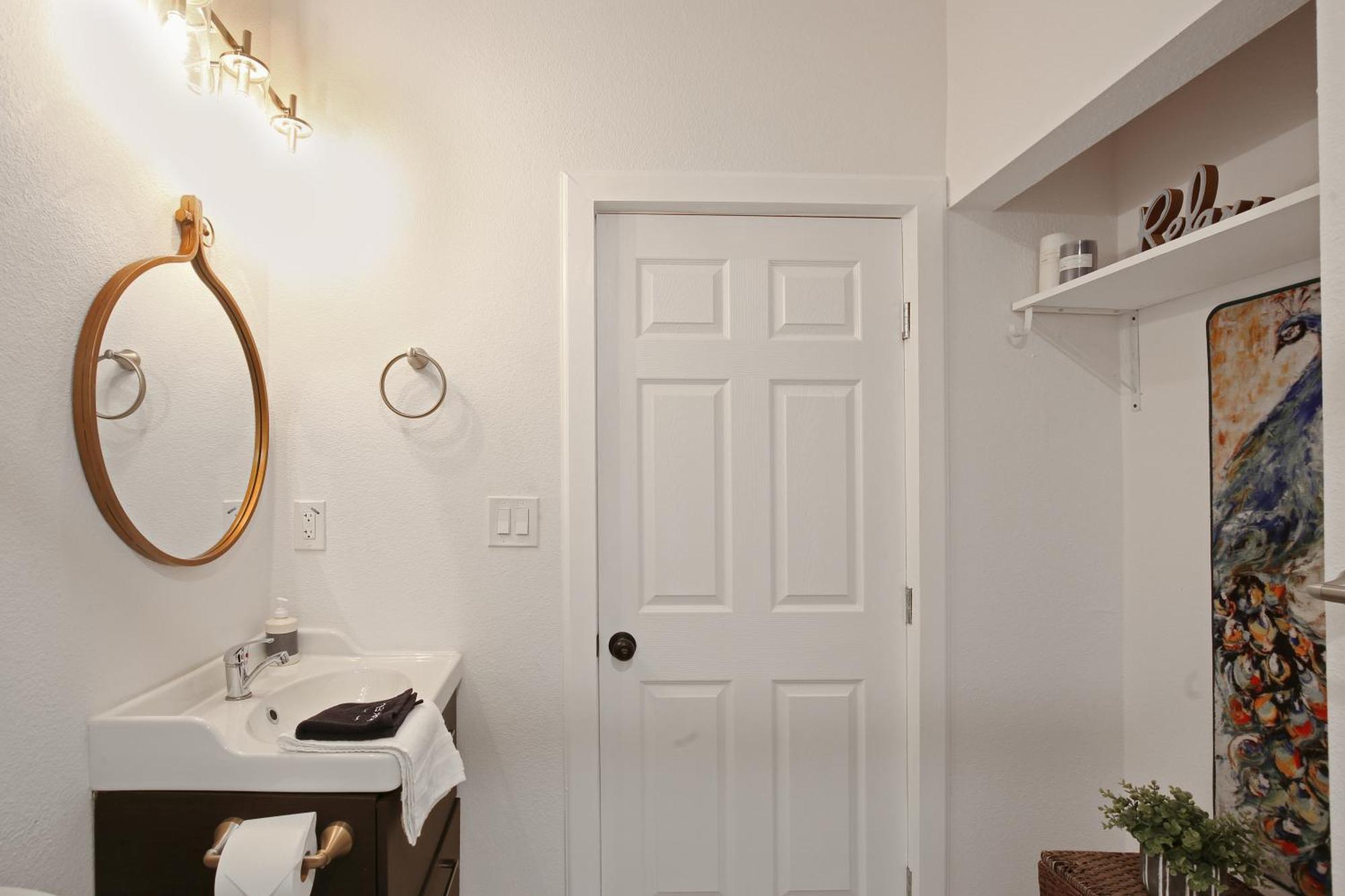 Large Open In Spacious 4-br 3-ba Oasis
